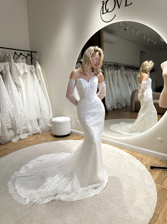 Свадебное платье русалочка из расшитого сияющего кружева